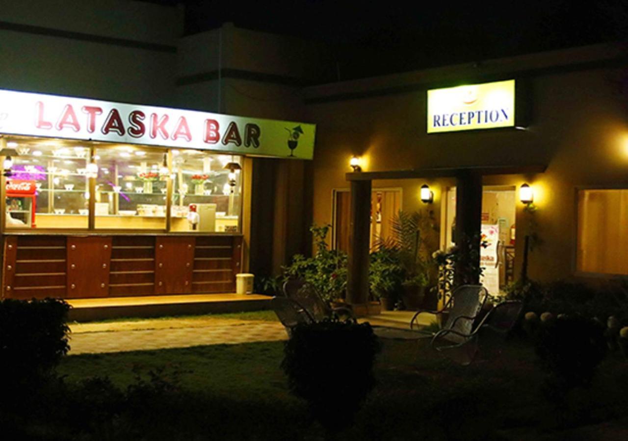 La-Taska Motel Bahawalpur Exterior photo